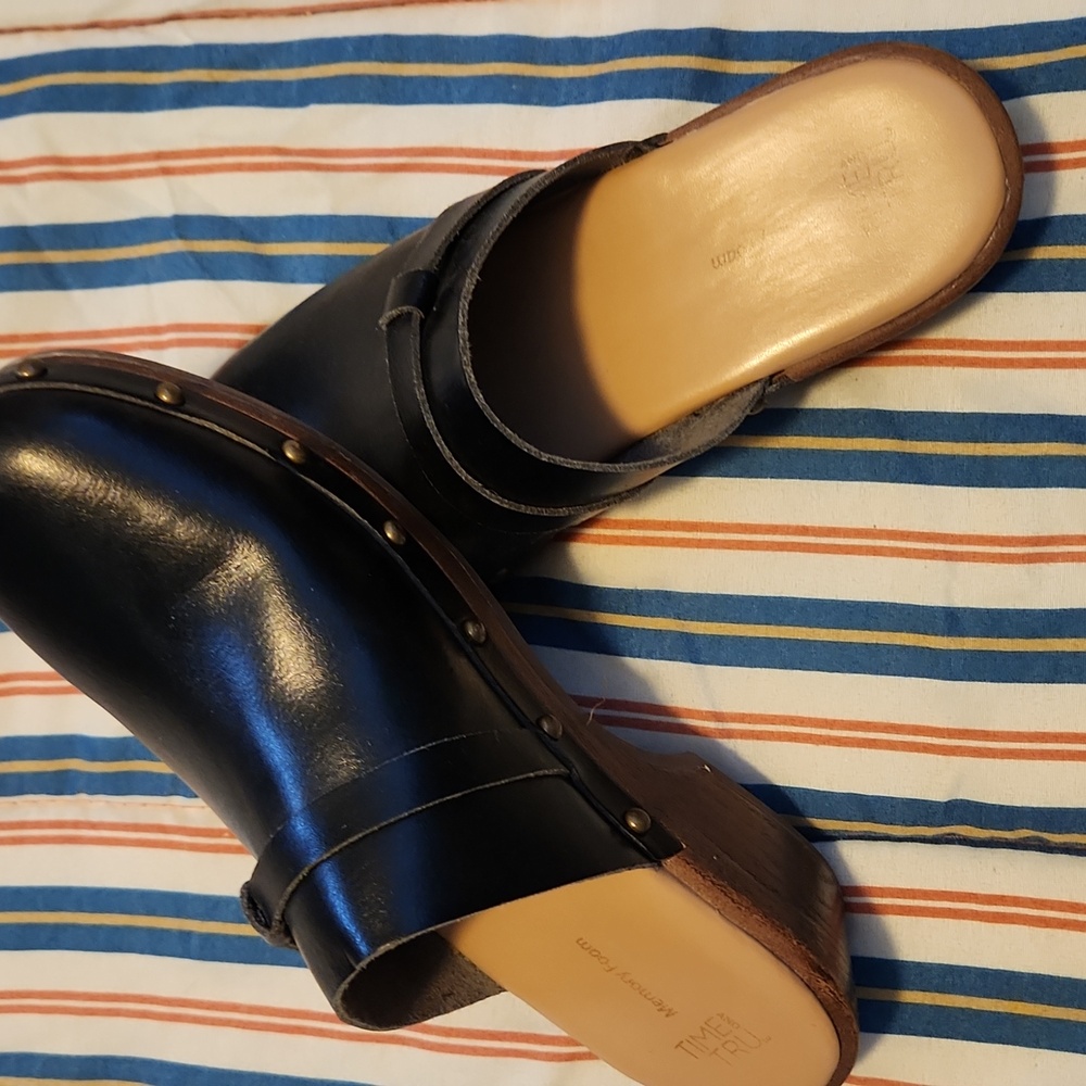 Clogs